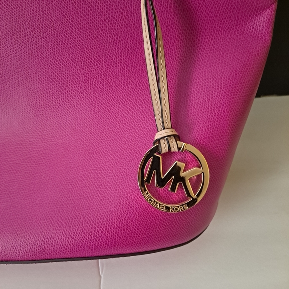 Micheal Kors - Picture 2 of 10
